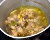รูปขั้นตอนการทำที่ 4 ของ 🍗🍗ไก่บ้านต้มขมิ้น🥕🥕