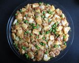A picture of step 4 of Curry Potato Pie.