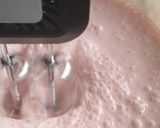 A picture of step 4 of Chilled Strawberry cheesecake.