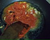 Foto langkah ke 2 dari resep 149. Tuna masak tomat.