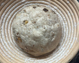 Foto del passaggio 6 della ricetta Pane con noci, uvetta e fichi