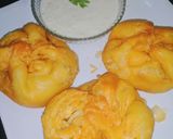 A picture of step 8 of Khasta Qeema kachori.