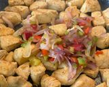 Foto del paso 4 de la receta: Pollo sazonado al estilo fajitas con arroz