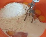 Foto langkah ke 1 dari resep Jelita Marble Cake.