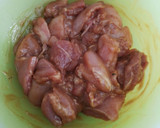 Foto del paso 2 de la receta: Contramuslos de pollo en salsa de ostras