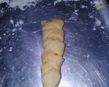 Foto langkah ke 6 dari resep Roti lembut isi sosis.