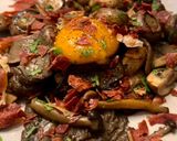 Foto del paso 4 de la receta: Setas a la plancha, yema de huevo marinada, y jamón crujiente