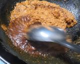 A picture of step 2 of Prawns biryani.