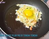 Foto langkah ke 7 dari resep Telur ceplok bakwan sayur.