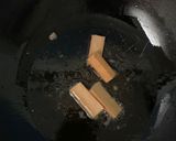 Foto langkah ke 2 dari resep Risol Roti Daging Keju.