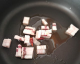Foto del paso 1 de la receta: Espaguetis amatriciana con alcachofa y albahaca con parmesano