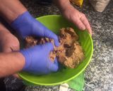 Foto del paso 4 de la receta Gofio amasado con miel de Palma, Almendras y Pasas“TURRÓN CANARIO” y....Barritas con Chocolate