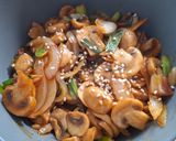 A picture of step 6 of Stir Fry Mushroom.