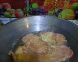 Foto langkah ke 2 dari resep Kornet ayam goreng simple.