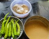 A picture of step 1 of Jatra til Mirchi bhaji n batata bhaji.