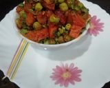 A picture of step 5 of Peas & Carrot Subji.