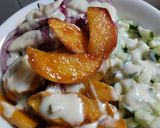 Foto del paso 10 de la receta: Ensalada🥗de duraznos🍑, pepino y cebolla morada🧅🍑🥙