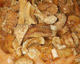 A picture of step 3 of Salsa de Chicharon.