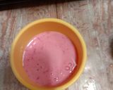 Foto langkah ke 2 dari resep Strawberry youghurt smoothies.