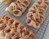 Foto langkah ke 10 dari resep Caterpillar Bread.