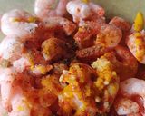 A picture of step 1 of Fried king prawns.