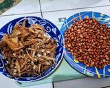 Foto langkah ke 1 dari resep Kering Kacang Teri Pedas.