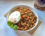 Foto langkah ke 5 dari resep Thai Chicken Basil.
