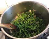 Une image de l'étape 6 de Potage de cresson,pommes de terre prunelle et céleri branche à la crème et épices italiennes.