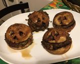 Une image de l'étape 13 de Champignons monstres farcis (oignon de roscoff,salicornes,sauce tomate maison,épices).