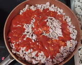 Foto del paso 2 de la receta: Lasaña de calabacín y carne picada de pollo y pavo