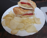 Foto del paso 6 de la receta: Bocadillo de lomo adobado con pimiento del piquillo, tortilla y queso