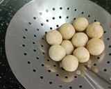 Foto langkah ke 3 dari resep 14. SORENG ISI (Some Goreng Isi) 🍡.