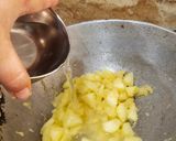 A picture of step 2 of Apple Halwa.