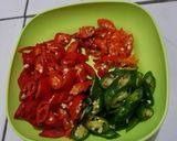 Foto langkah ke 1 dari resep Sambel Ikan Asin Peda.