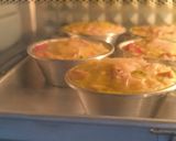 Foto langkah ke 6 dari resep Breakfast Rice Tuna Eggs Muffin.