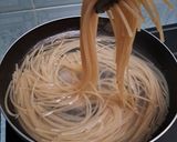 Foto langkah ke 3 dari resep Spaghetti Goreng Jawa Pedas.