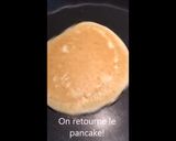 Une image de l'étape 4 de Pancakes moelleux.