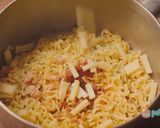 Foto langkah ke 4 dari resep Indomie Donat.