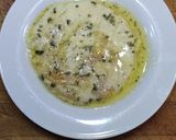 Foto del paso 3 de la receta: Ensalada de rúcula, canónigos, radicchio y lechuga rizada, con salmón ahumado y queso provolone