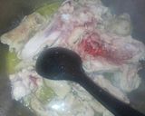 Foto del paso 1 de la receta Caldo de pollo para guisos y hervidos (fondo de olla)