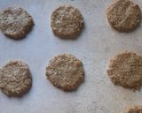 Foto del paso 3 de la receta: Alfajorcitos de coco, avena y dulce de leche💕