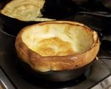 A picture of step 5 of Dutch baby/ German pancake.