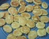 Foto langkah ke 4 dari resep Cookies teflpon ala2 simple.