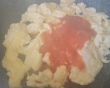 Foto del paso 2 de la receta: Revoltillo de huevo con ajo, puré y apio