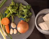 Foto langkah ke 1 dari resep Sop Brokoli Tahu.