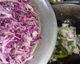 பர்ப்பிள் முட்டைகோஸ் கலர்ஃபுல் பொரியல் (Purple muttaikosh colorful poriyal Recipe in Tamil) ரெசிபி ஸ்டேப் 4 புகைப்படம்