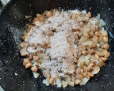 Foto del paso 4 de la receta: Huevos rellenos de champiñones