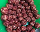 Foto langkah ke 1 dari resep 50. Semur bola bola daging.