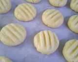 Foto langkah ke 3 dari resep Creamcheese Lemon Cookies.