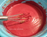 Foto langkah ke 5 dari resep Red Velvet Cupcake (No Mixer).